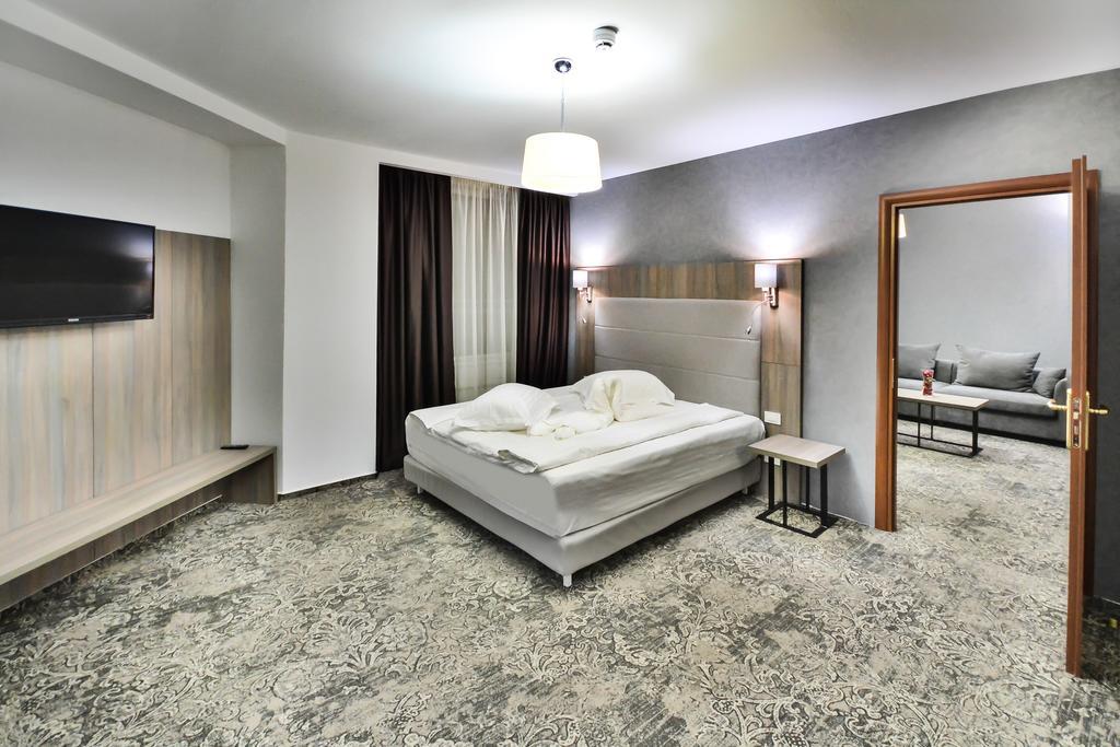 Hotel Europeca Craiova Exterior foto