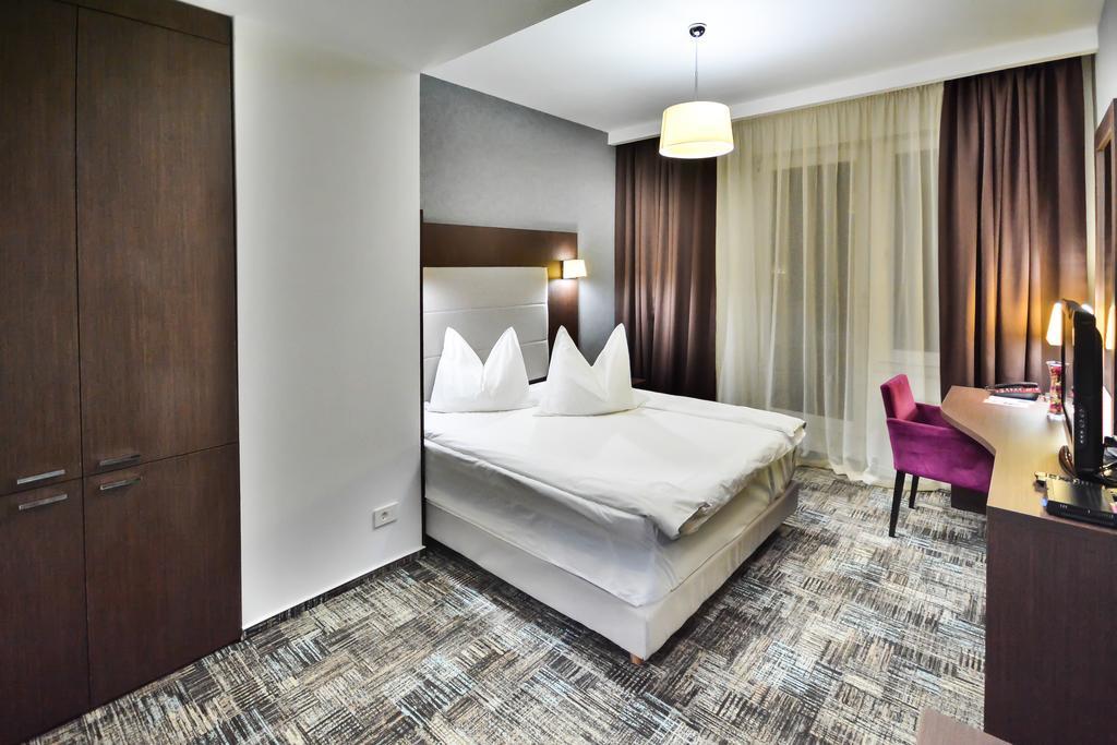 Hotel Europeca Craiova Exterior foto