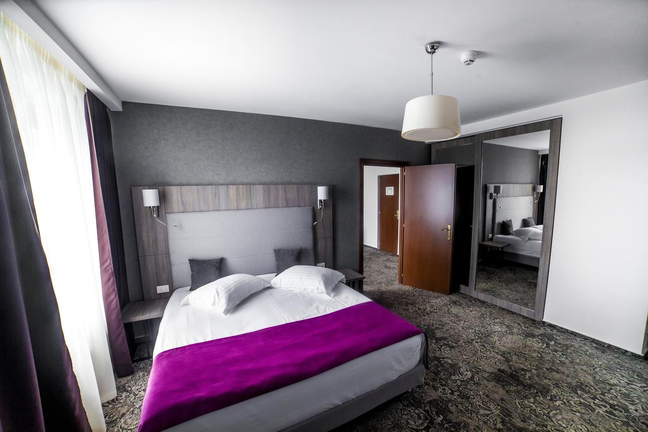 Hotel Europeca Craiova Exterior foto