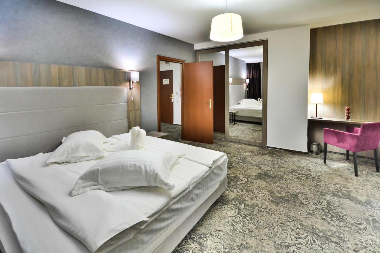 Hotel Europeca Craiova Exterior foto