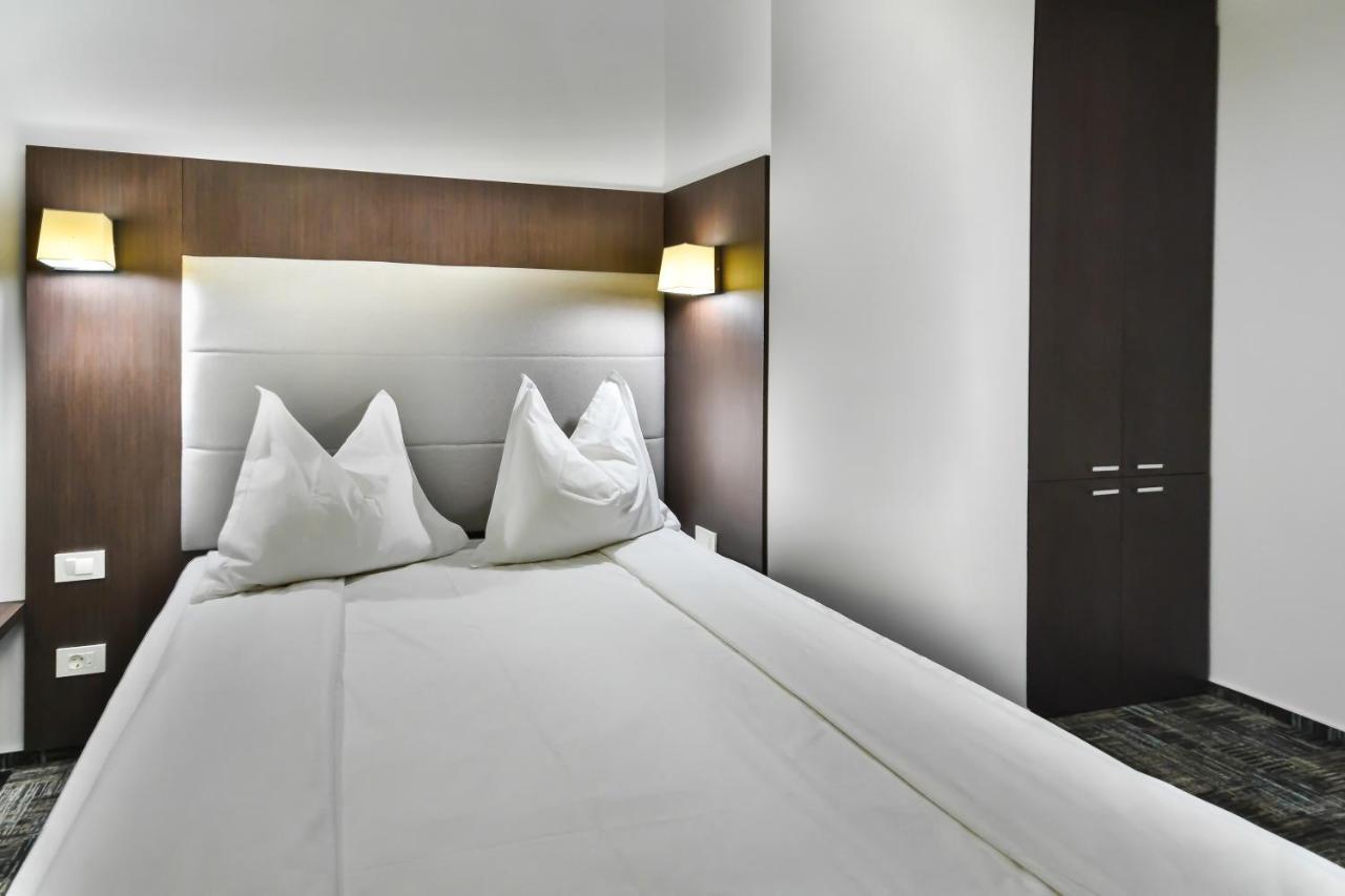 Hotel Europeca Craiova Exterior foto