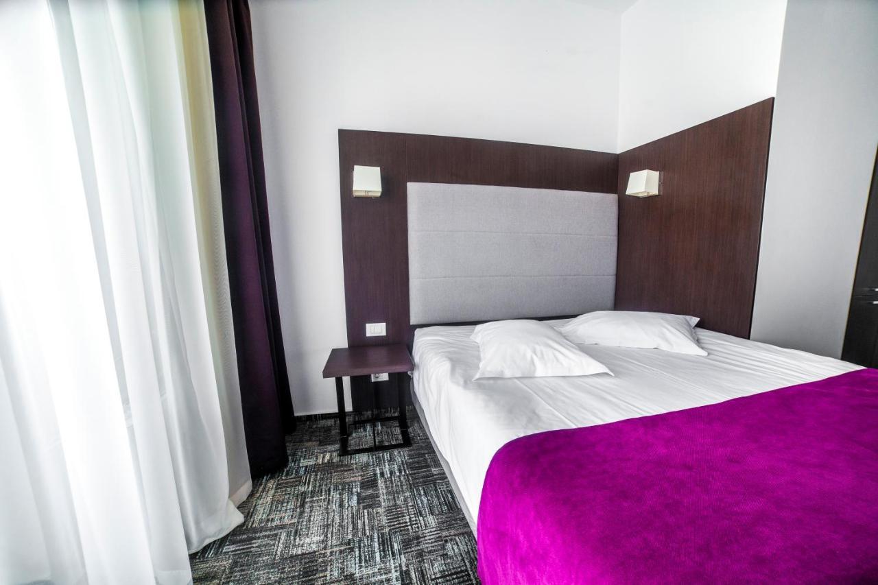 Hotel Europeca Craiova Exterior foto