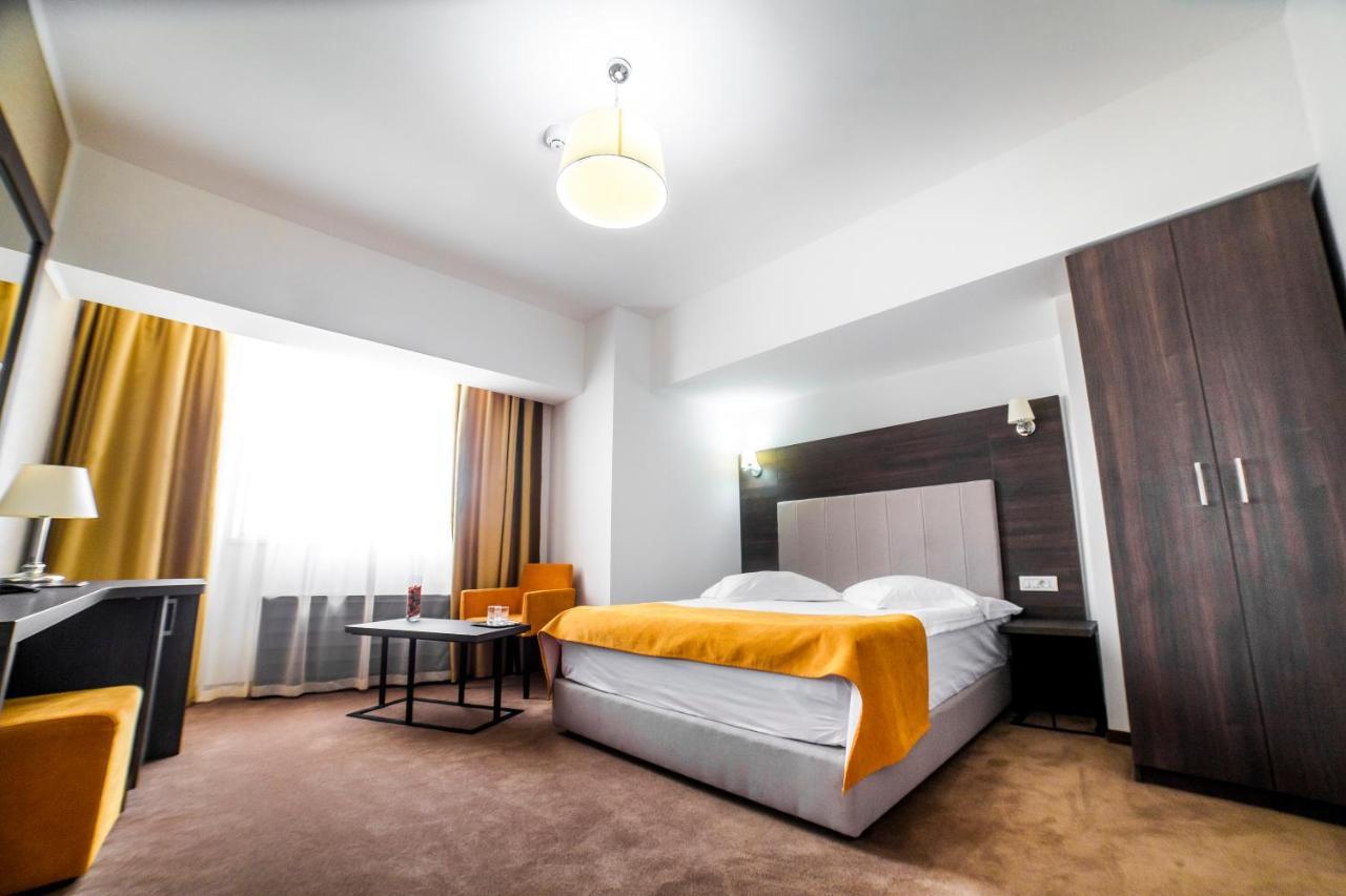Hotel Europeca Craiova Exterior foto